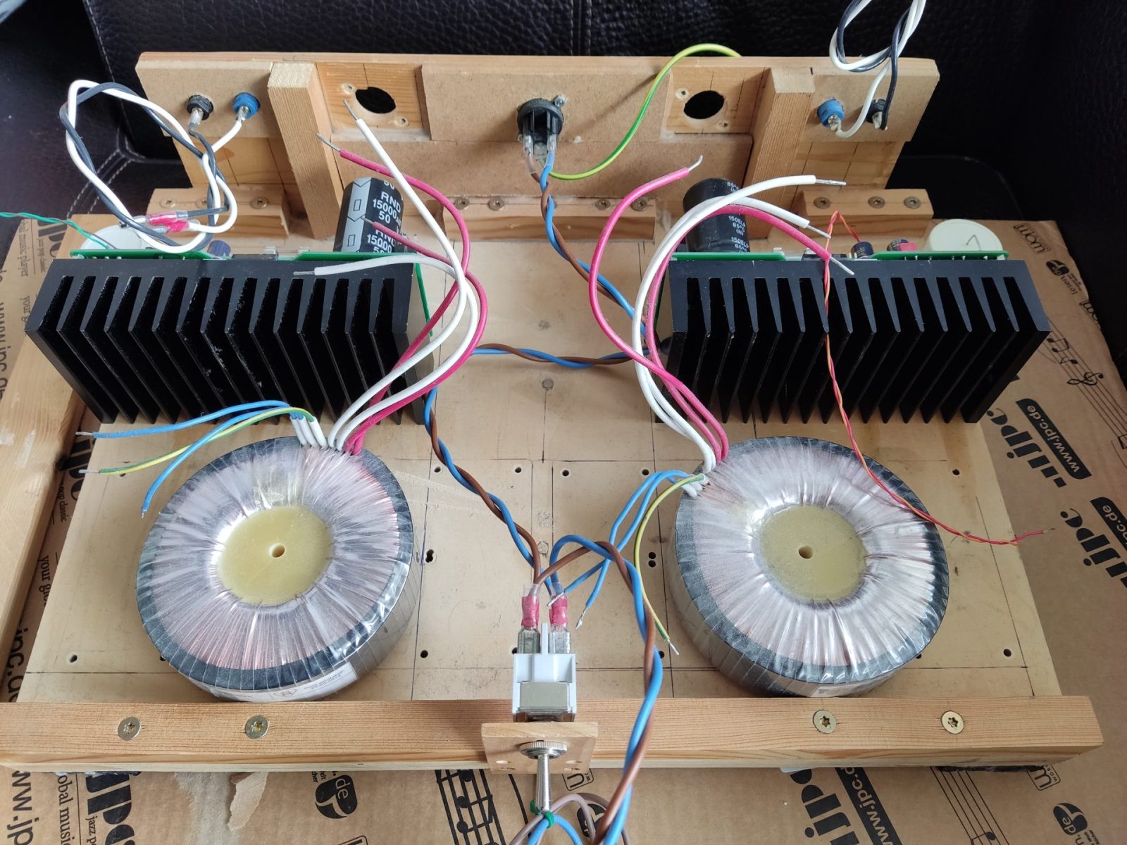 SYMASYM Classic 5.3 Stereo Set mit einem "defekten" Kanal - Diagnose Endtransistor(en) kaputt